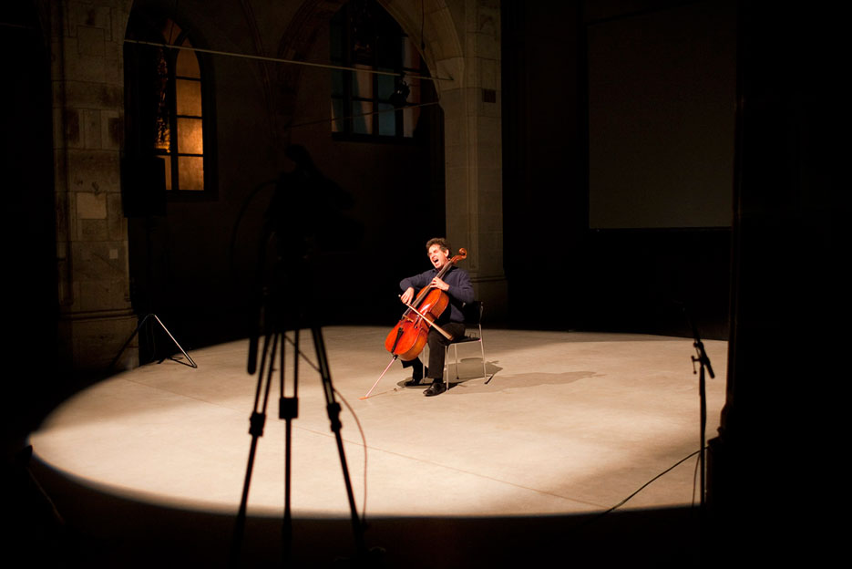 Marino Vismara "Three Legs Singing Cello" © Frederic Lezmi